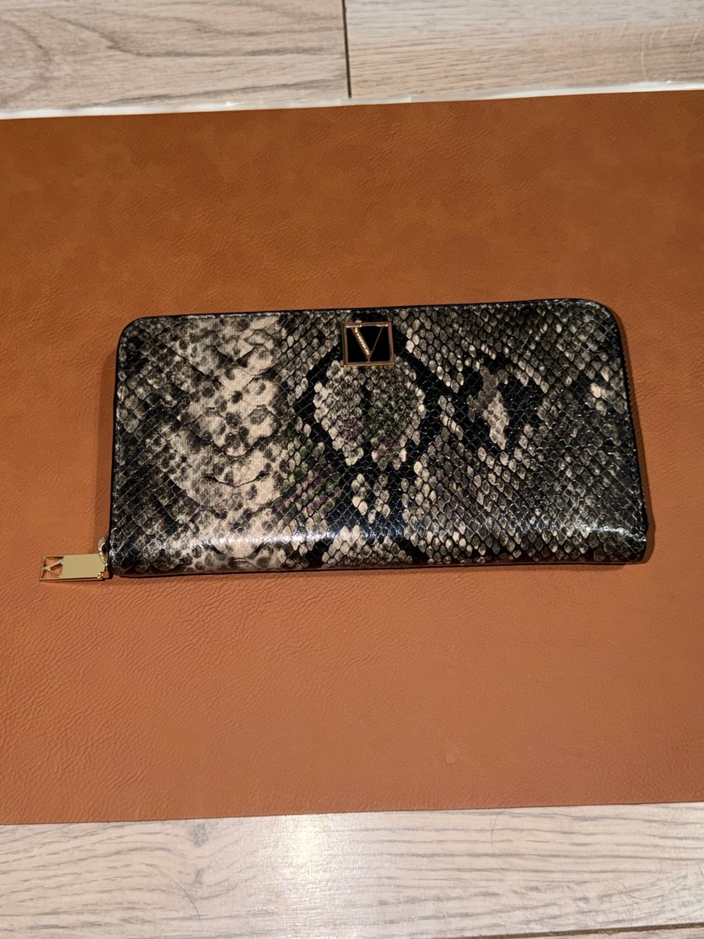 Victoria’s Secret Snakeskin Print Wallet – New Without Tags